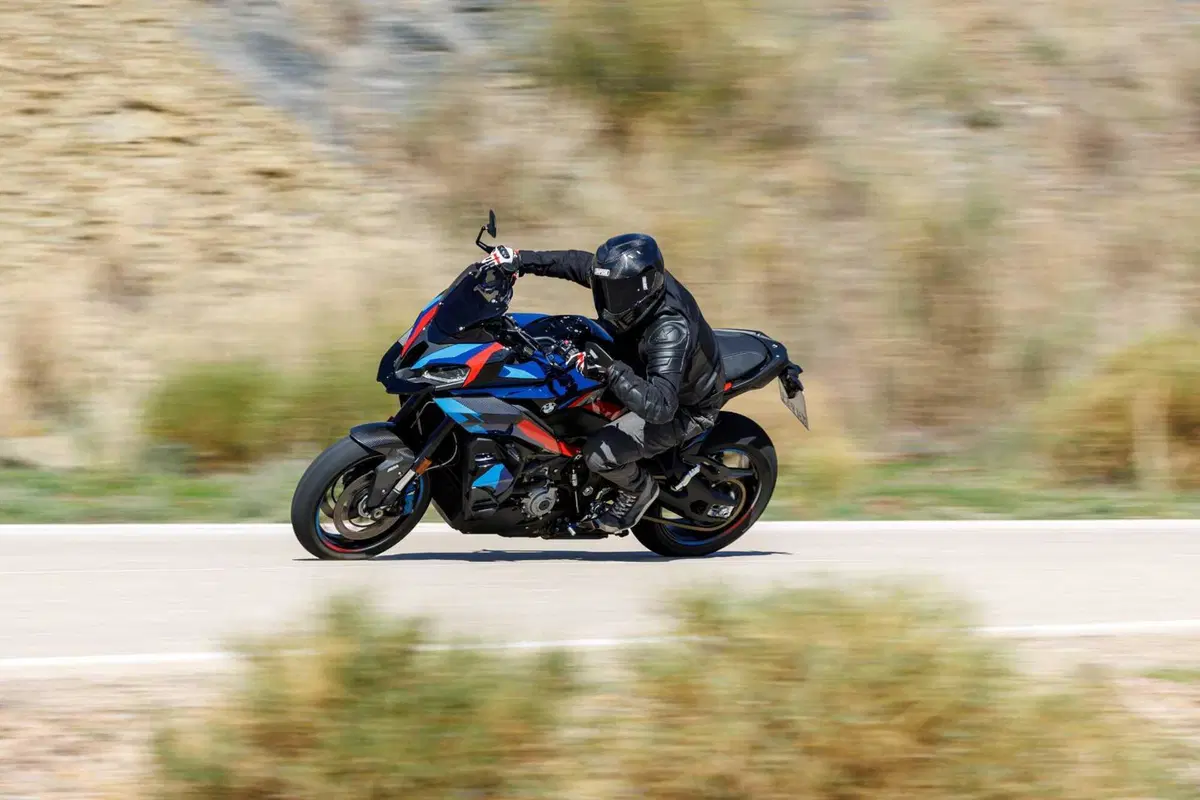 BMW M 1000 XR TEST: la crossover più potente e leggera al mondo [VIDEO E GALLERY] (15)