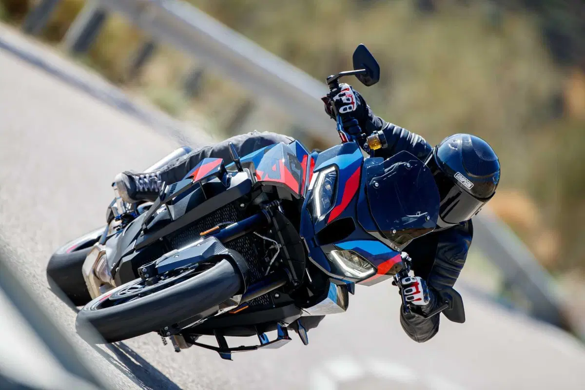 BMW M 1000 XR TEST: la crossover più potente e leggera al mondo [VIDEO E GALLERY] (16)