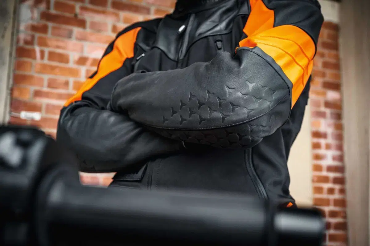 KTM presenta la collezione abbigliamento e accessori dedicata alla Duke (17)