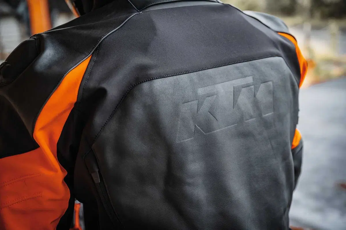 KTM presenta la collezione abbigliamento e accessori dedicata alla Duke (18)