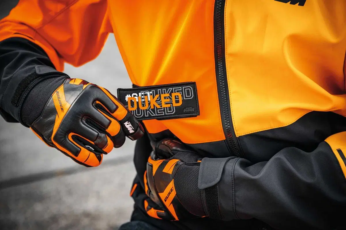 KTM presenta la collezione abbigliamento e accessori dedicata alla Duke (19)