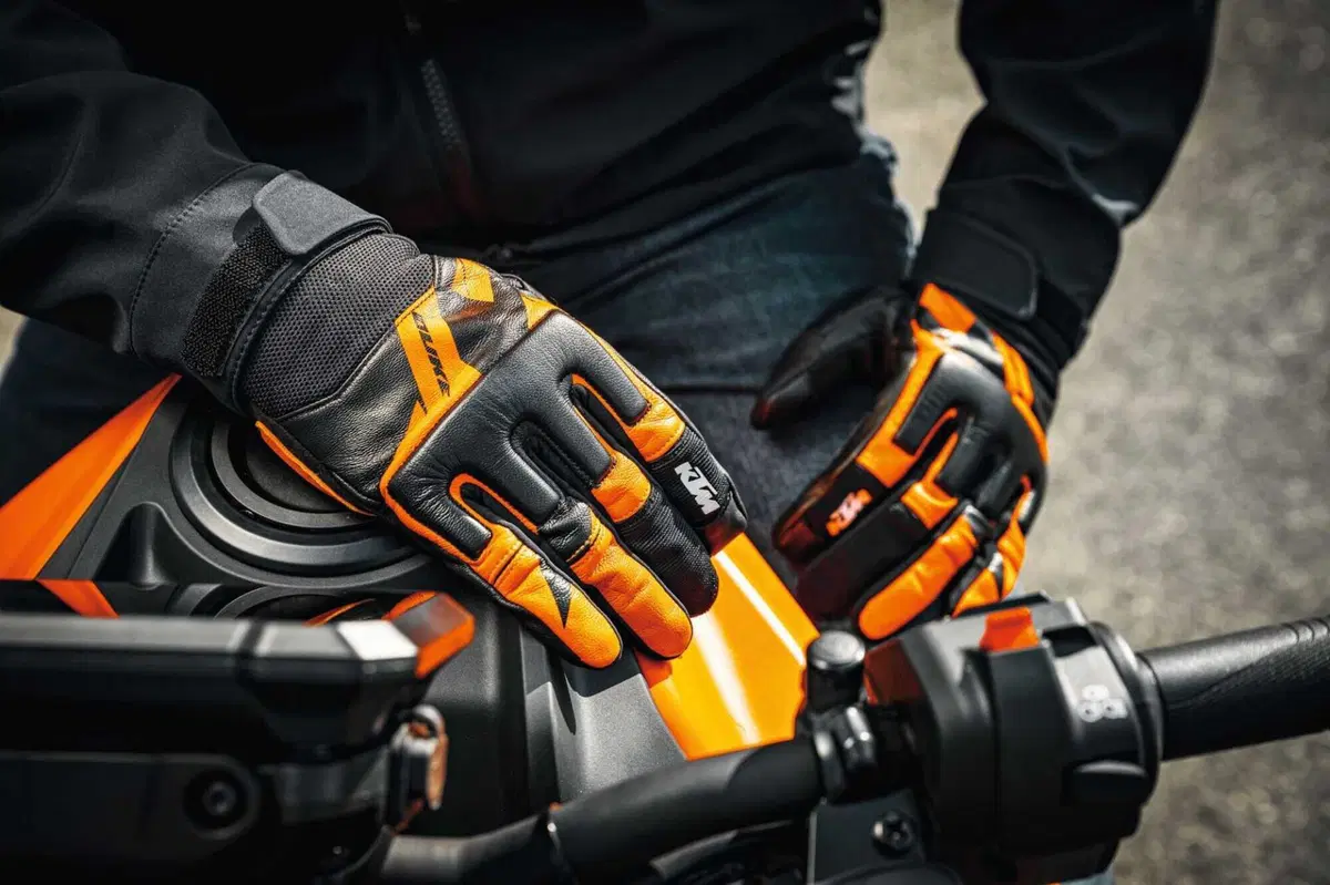 KTM presenta la collezione abbigliamento e accessori dedicata alla Duke (20)