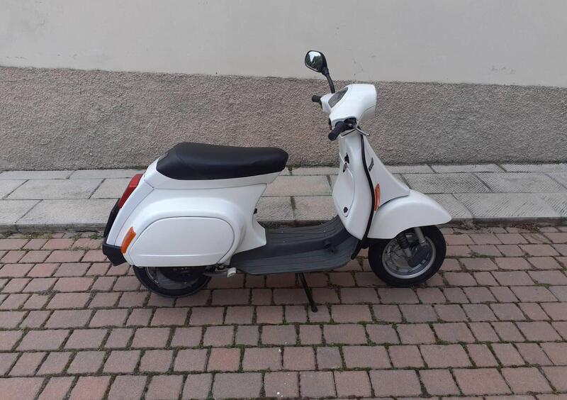 Vendo Piaggio Vespa 50 HP 4M usata a Arezzo codice 9381823 Moto.it