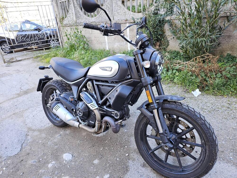 Ducati Scrambler 800 Icon Dark (2020)