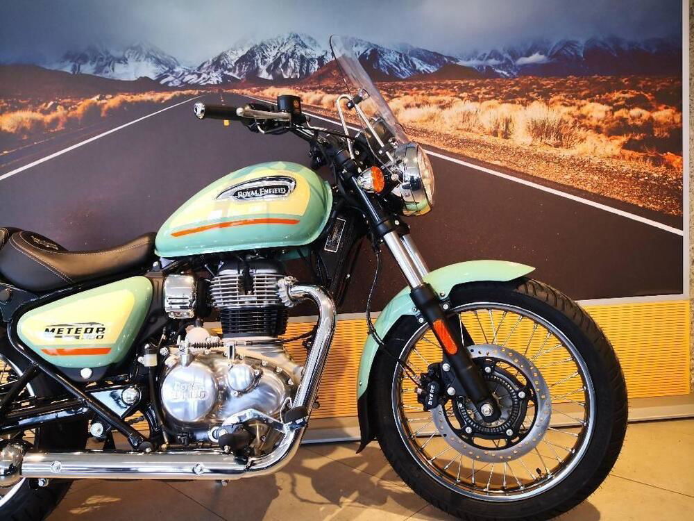 Royal Enfield Meteor 350 Aurora (2024) (4)