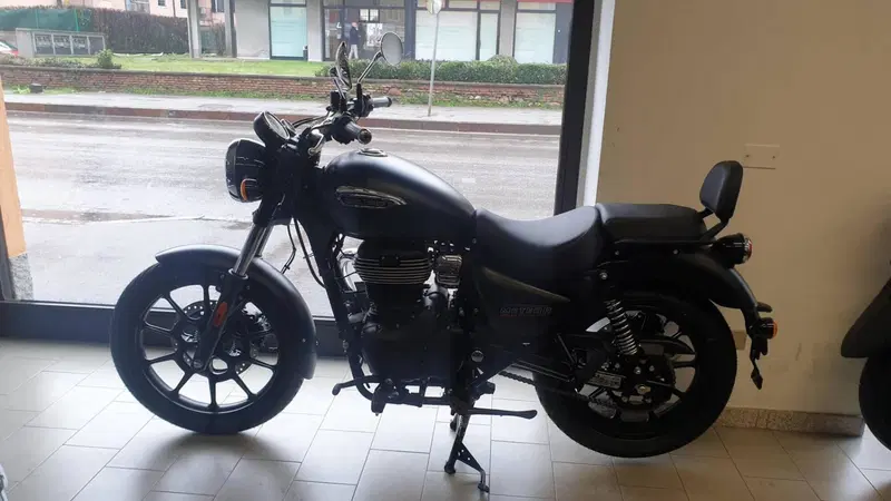 Royal Enfield Meteor 350 (2021 - 26)