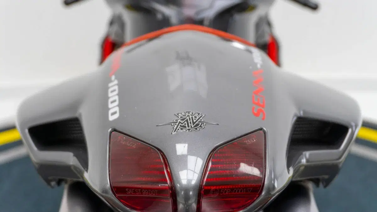 MV Agusta F4 1000 Senna (2006 - 07) (18)