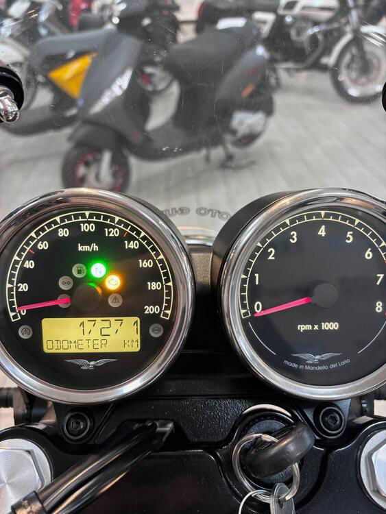 Moto Guzzi V7 Special (2021 - 24) (3)