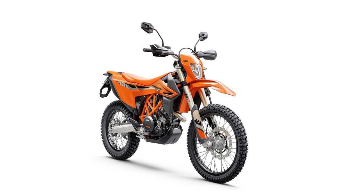 KTM 690 Enduro R (2022 - 24), prezzo e scheda tecnica - Moto.it