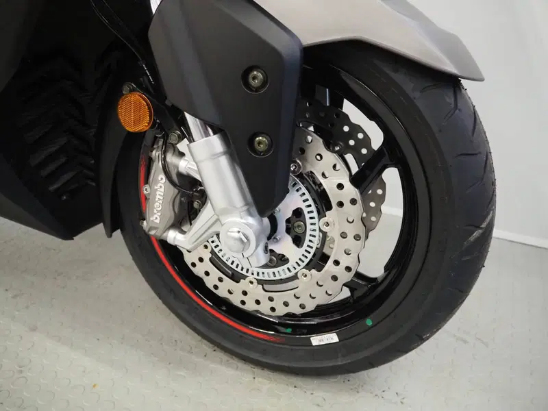 Kymco AK 550 Premium (2023 - 25) (8)