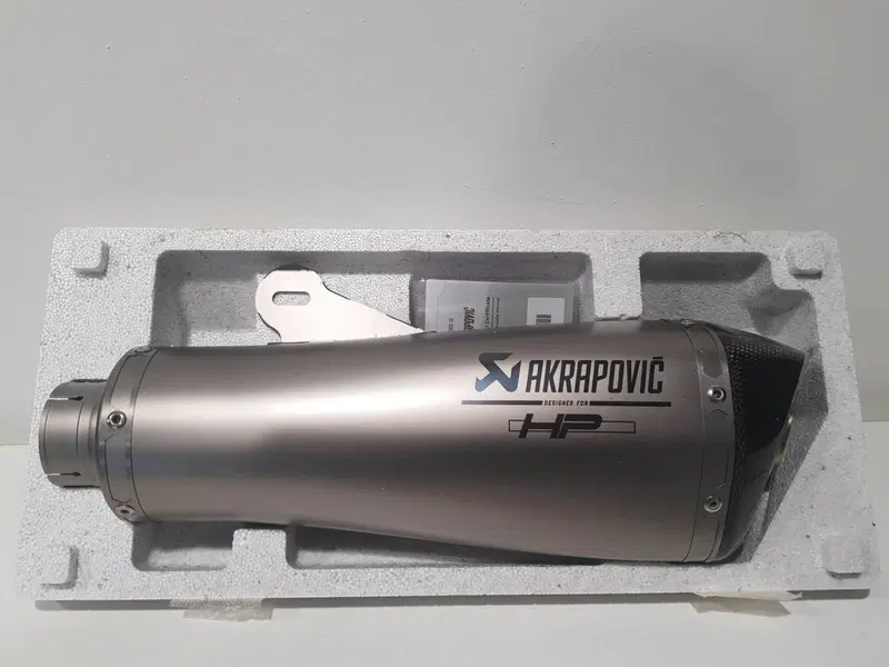 Akrapovic per tutte le NineT fino al 2019 BMW