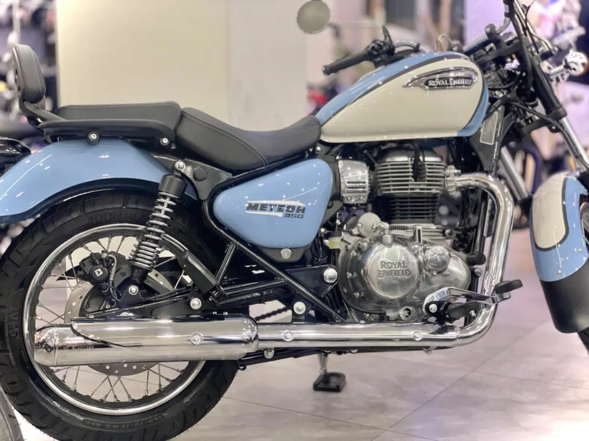 Royal Enfield Meteor 350 Aurora (2024 - 26) (3)