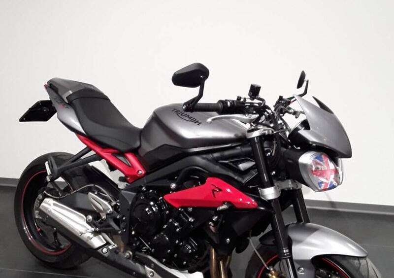 Vendo Triumph Street Triple R ABS 2013 17 usata a Arezzo