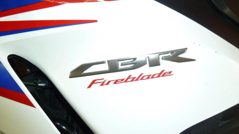 Honda CBR 1000 RR Fireblade eC ABS (2012 - 15) (2)