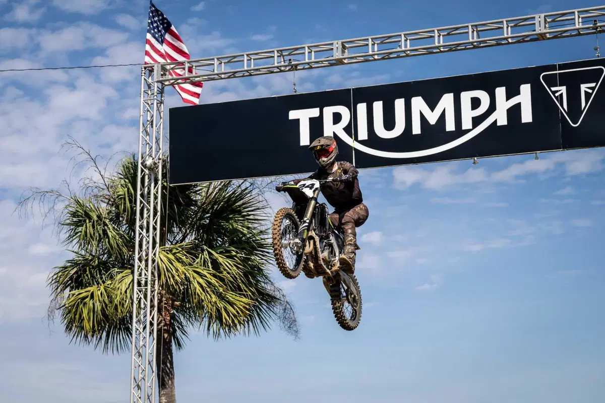 Triumph TF 250-X TEST: come va la nuova moto da cross inglese. Pro e contro [VIDEO E GALLERY] (13)