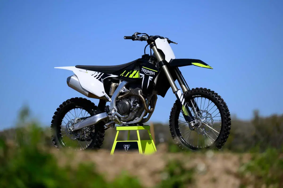 Triumph TF 250-X TEST: come va la nuova moto da cross inglese. Pro e contro [VIDEO E GALLERY] (22)
