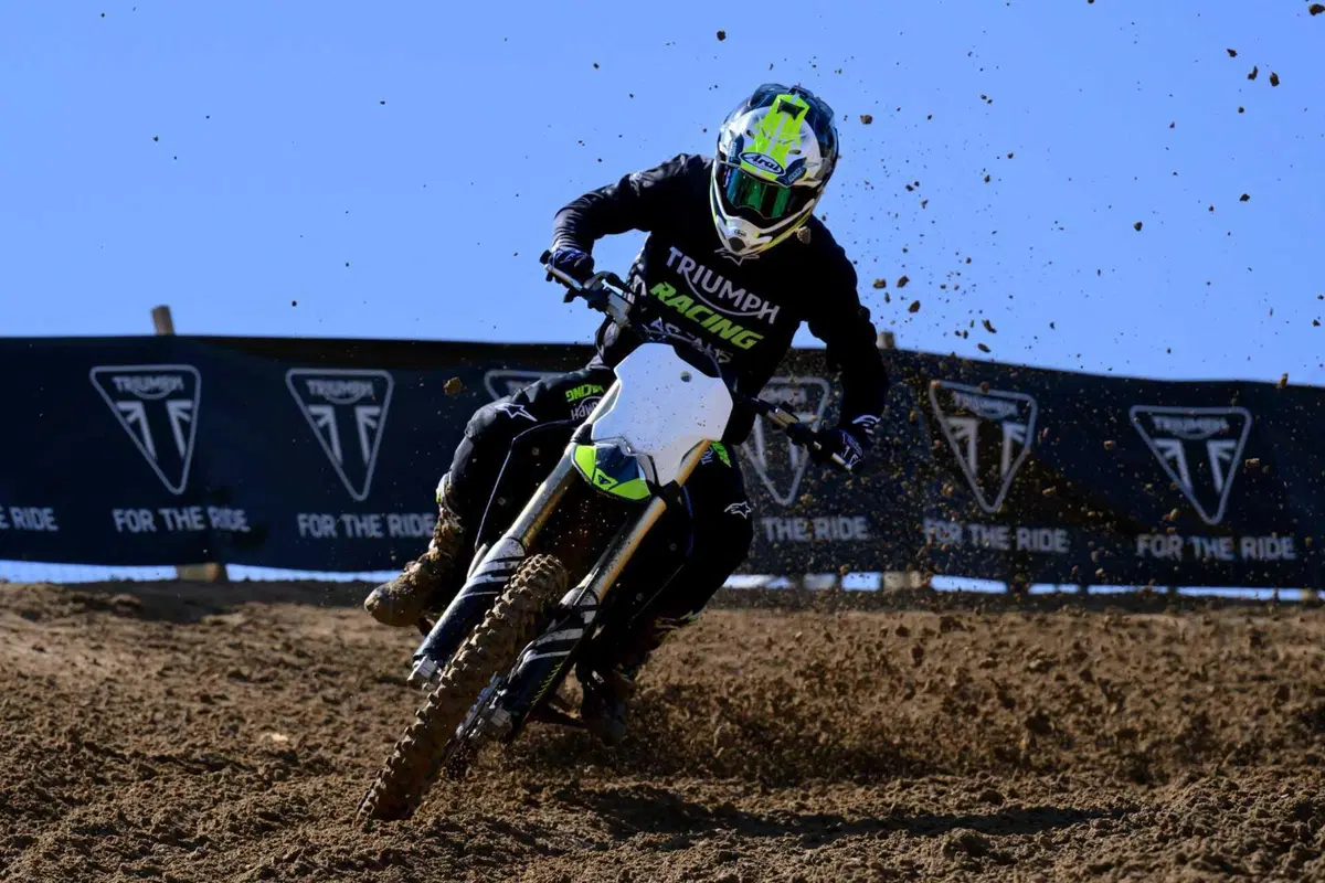 Triumph TF 250-X TEST: come va la nuova moto da cross inglese. Pro e contro [VIDEO E GALLERY] (29)