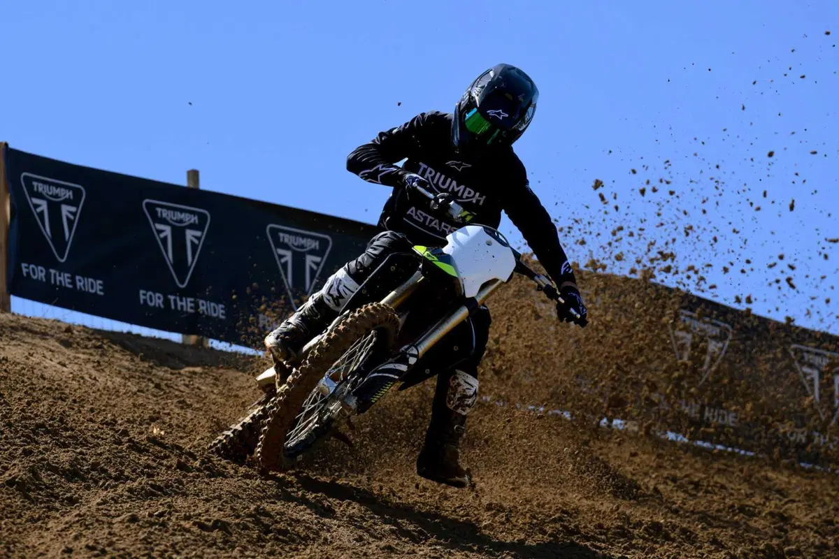 Triumph TF 250-X TEST: come va la nuova moto da cross inglese. Pro e contro [VIDEO E GALLERY] (31)