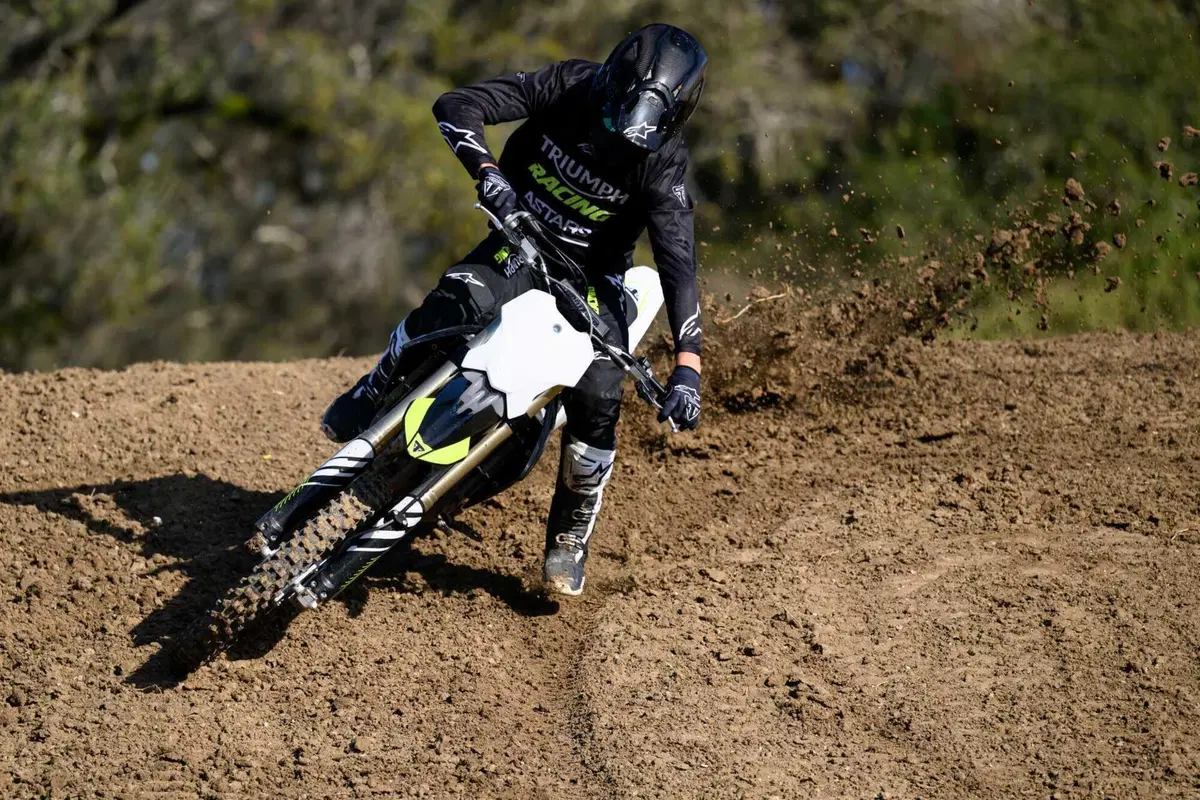 Triumph TF 250-X TEST: come va la nuova moto da cross inglese. Pro e contro [VIDEO E GALLERY] (42)