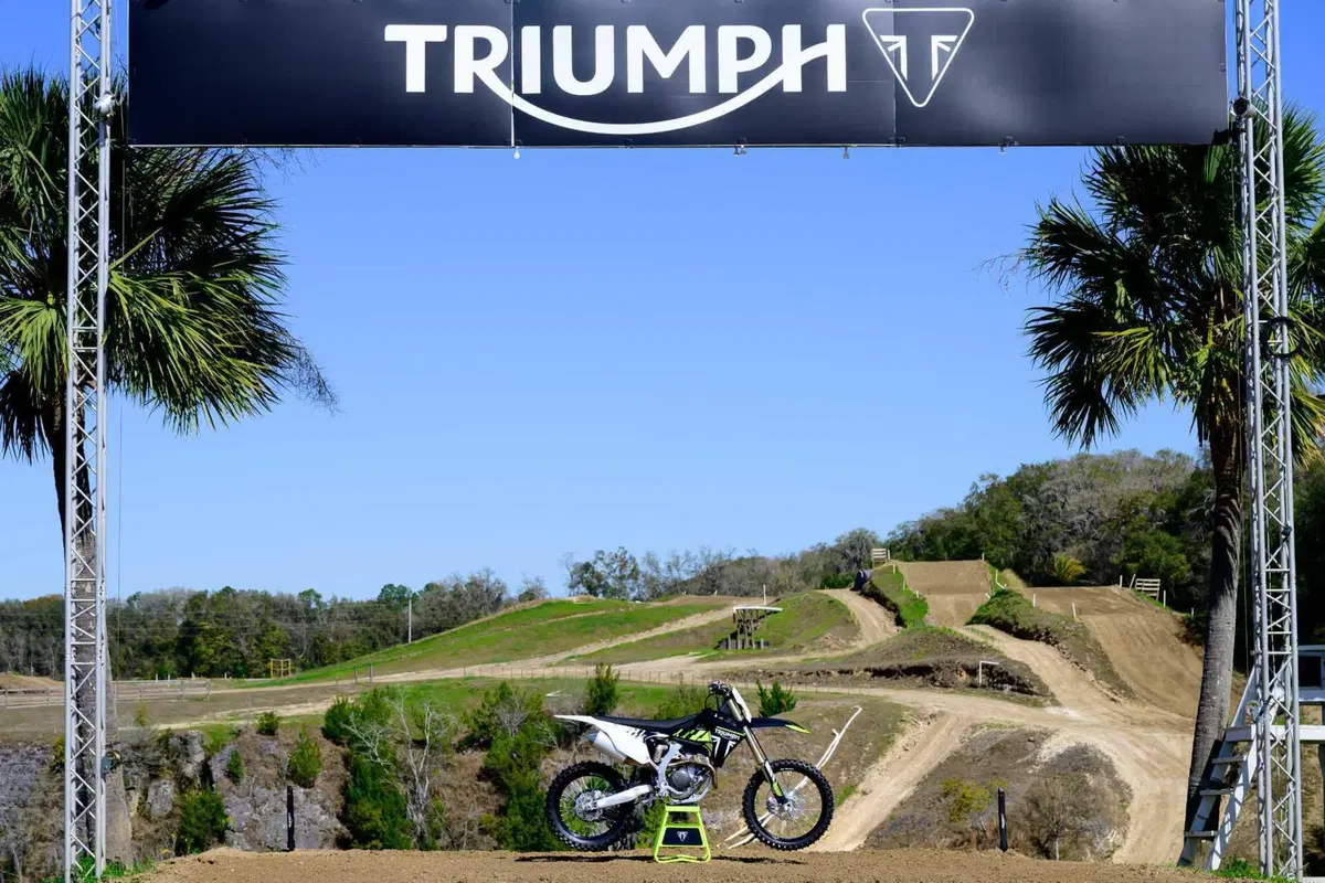 Triumph TF 250-X TEST: come va la nuova moto da cross inglese. Pro e contro [VIDEO E GALLERY] (46)