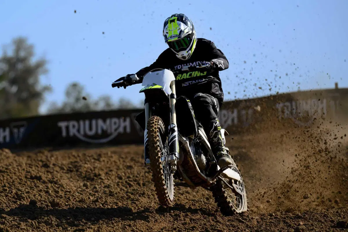 Triumph TF 250-X TEST: come va la nuova moto da cross inglese. Pro e contro [VIDEO E GALLERY] (59)