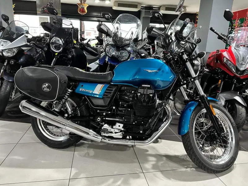Moto Guzzi V7 III Special (2017 - 20) (2)