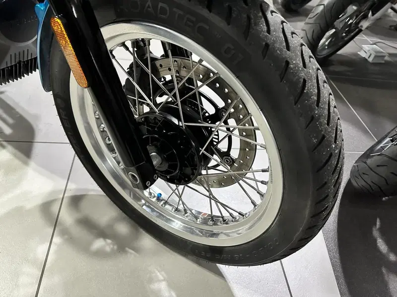 Moto Guzzi V7 III Special (2017 - 20) (17)