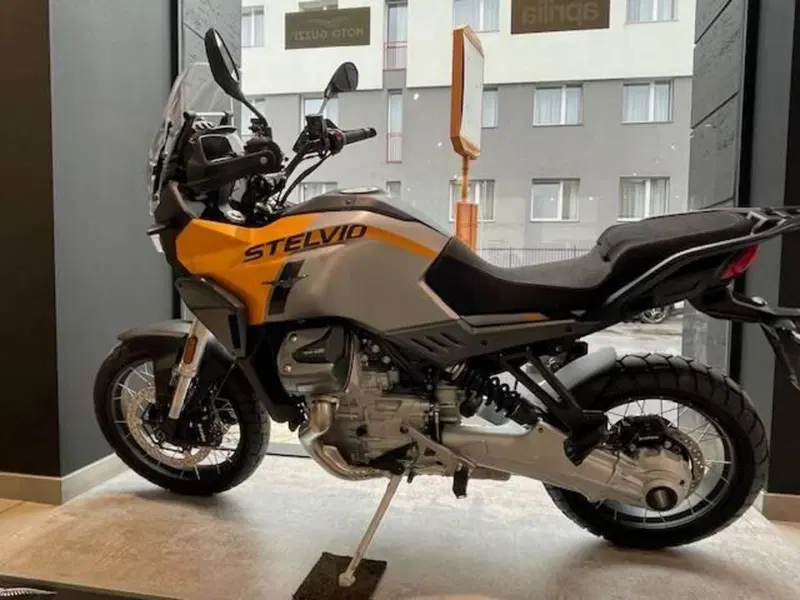 Moto Guzzi Stelvio (2024 - 26) (6)