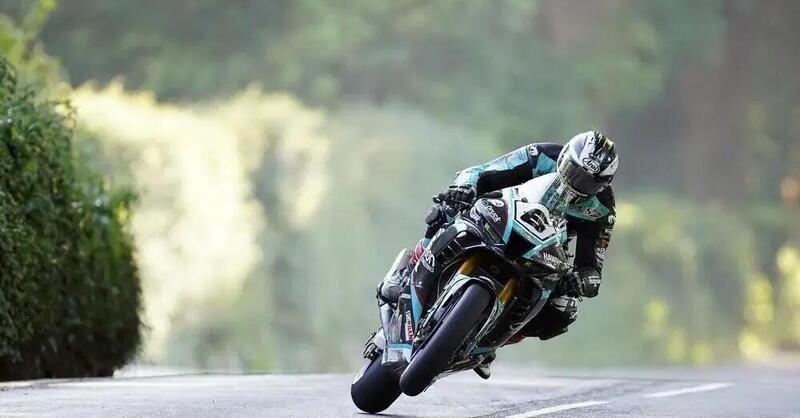 Michael Dunlop prende la patente per le moto!