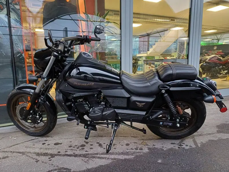 Um Italia Renegade Freedom 300 (2023 - 24) (5)
