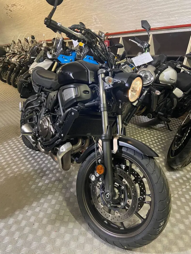 Yamaha XSR 700 (2022 - 26) (3)