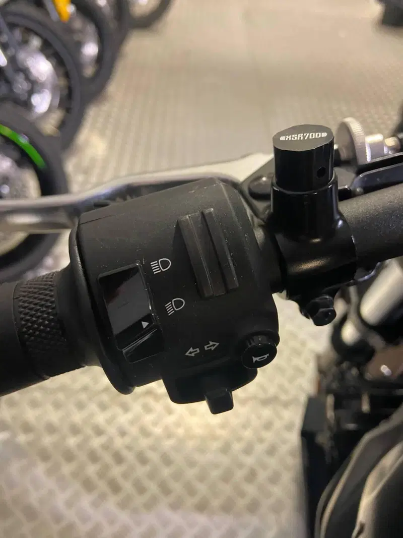 Yamaha XSR 700 (2022 - 26) (16)
