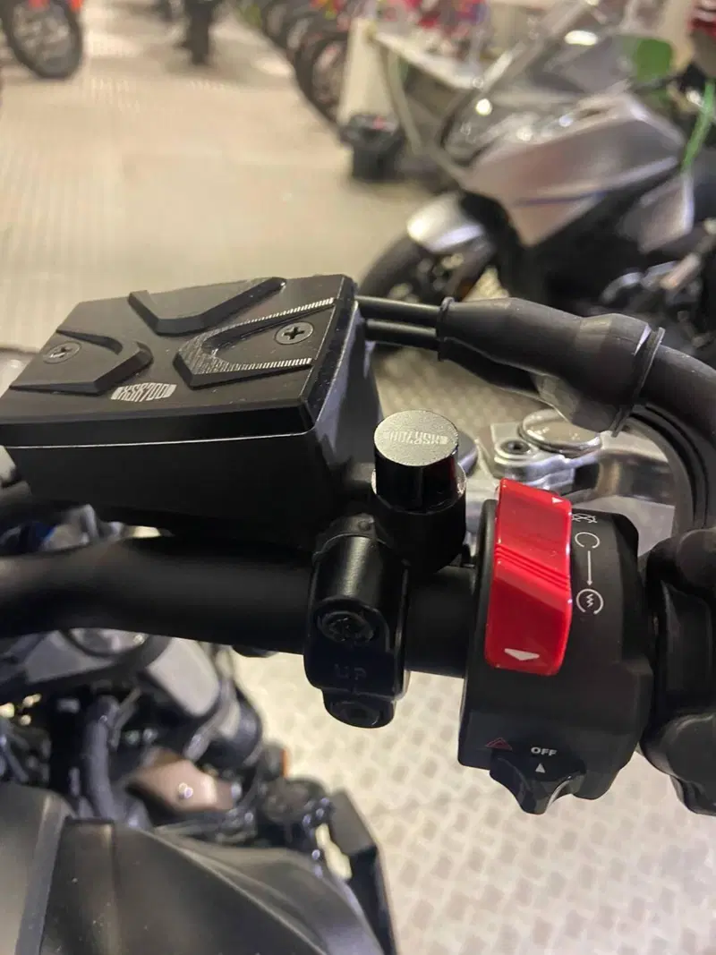 Yamaha XSR 700 (2022 - 26) (12)
