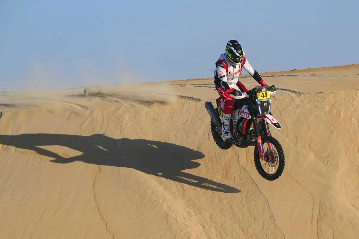 Abu Dhabi Desert Challenge. Trionfo mondiale Hero in atmosfera Al Attiyah (4)