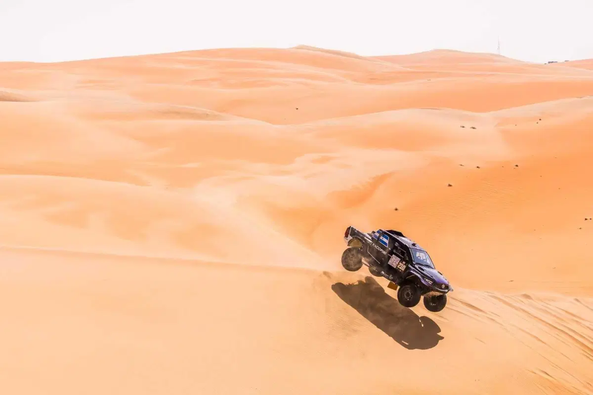 Abu Dhabi Desert Challenge. Trionfo mondiale Hero in atmosfera Al Attiyah (6)