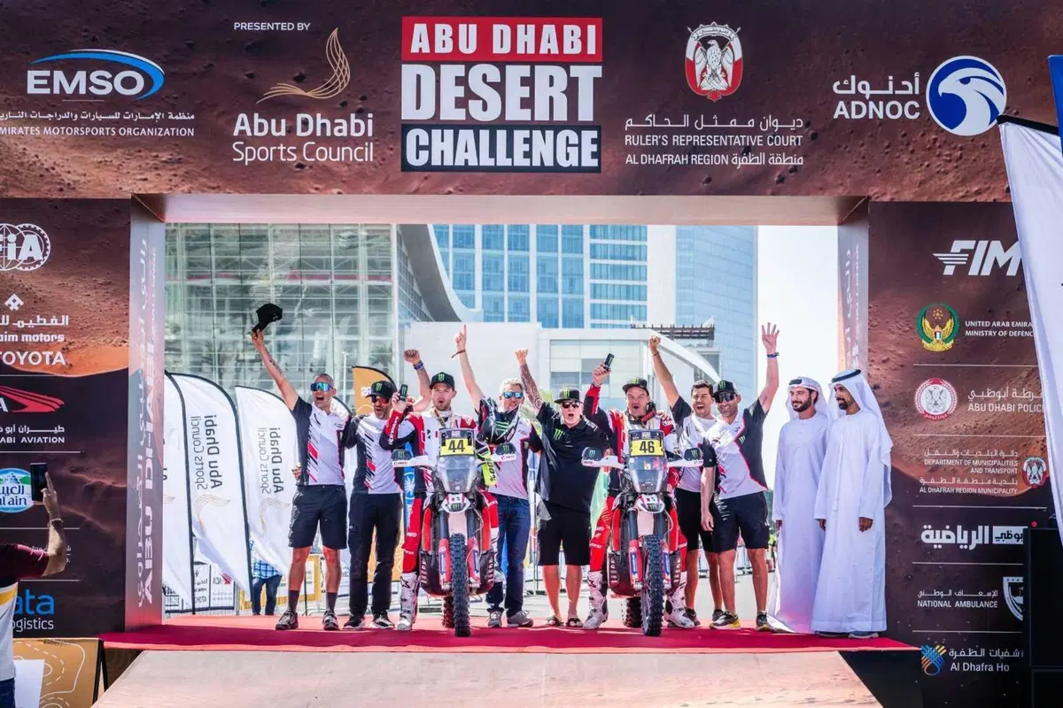 Abu Dhabi Desert Challenge. Trionfo mondiale Hero in atmosfera Al Attiyah (34)