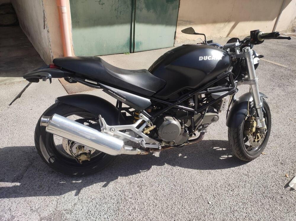 Ducati Monster 750 dark