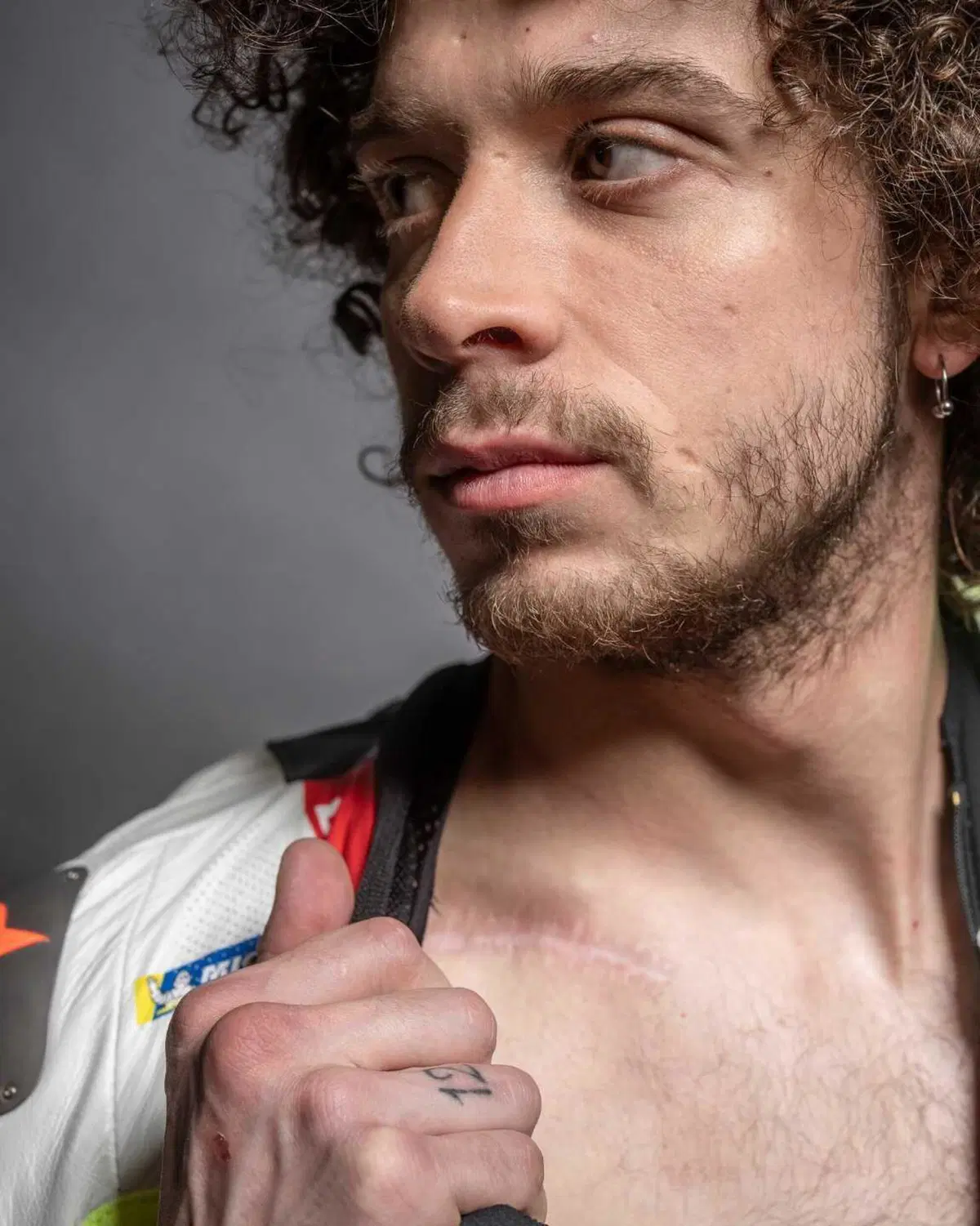 MotoGP 2024. I corpi dei piloti sono pieni di cicatrici: guardate qua! [GALLERY] (23)