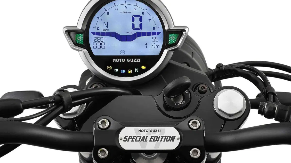 Moto Guzzi V7 V7 Stone Special Edition (2022 - 25) (5)
