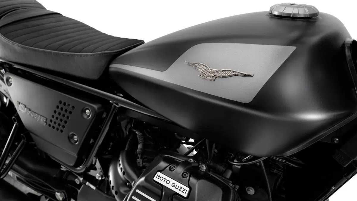 Moto Guzzi V9 V9 Bobber (2021 - 25) (4)