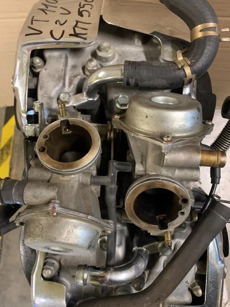 Motore Completo Honda VT 1100 C2V (5)