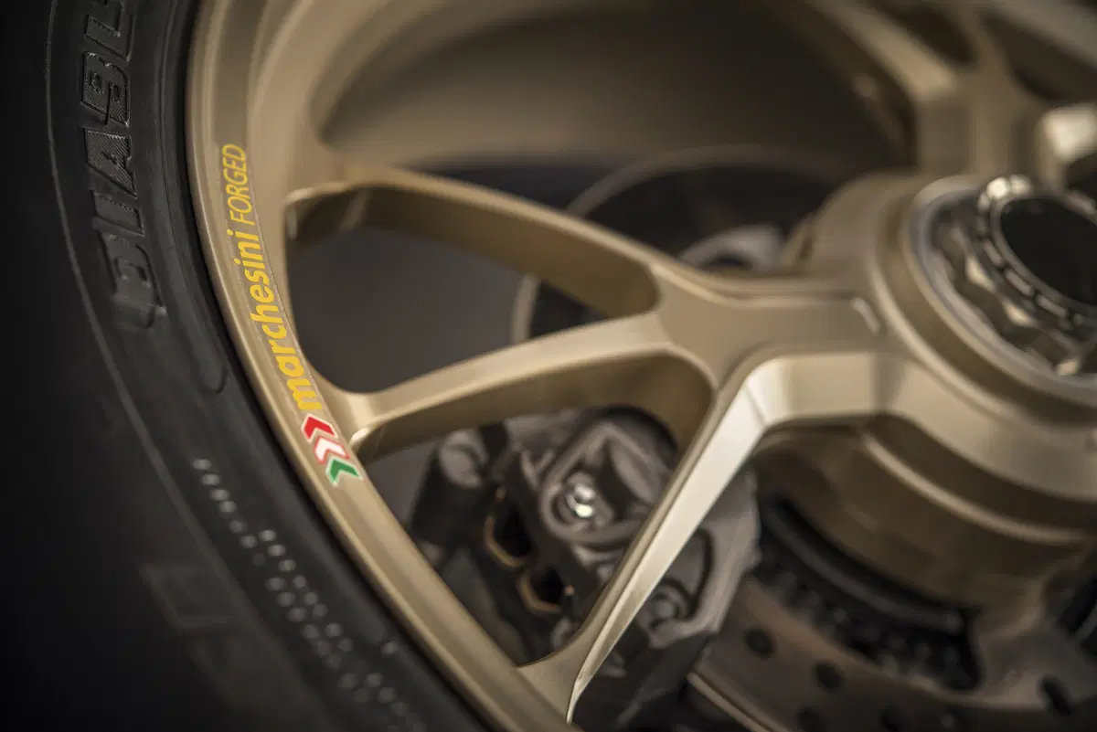 Ducati 1299 Panigale S Anniversario. Dati e prezzo (11)