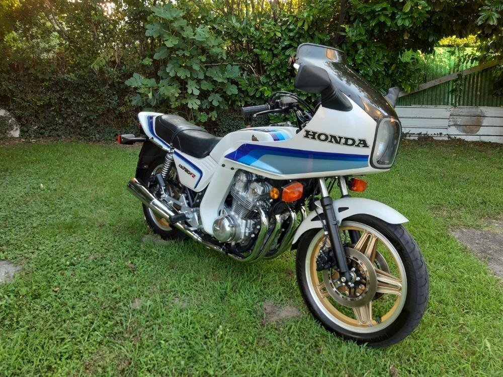 Honda CB750 f2