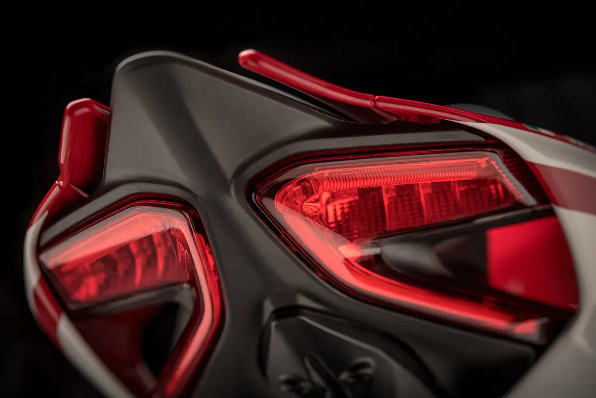 Ducati 1299 Panigale S Anniversario. Dati e prezzo (15)