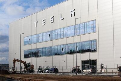 Tesla Gigafactory: stop a Berlino, sospetto incendio doloso