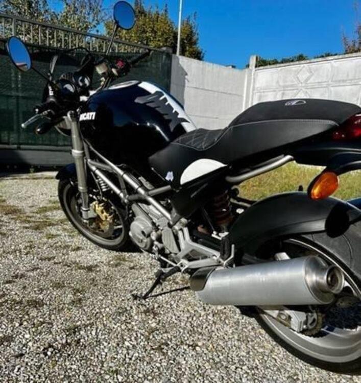 Ducati Monster 900 I.E. (1999 - 02) (4)