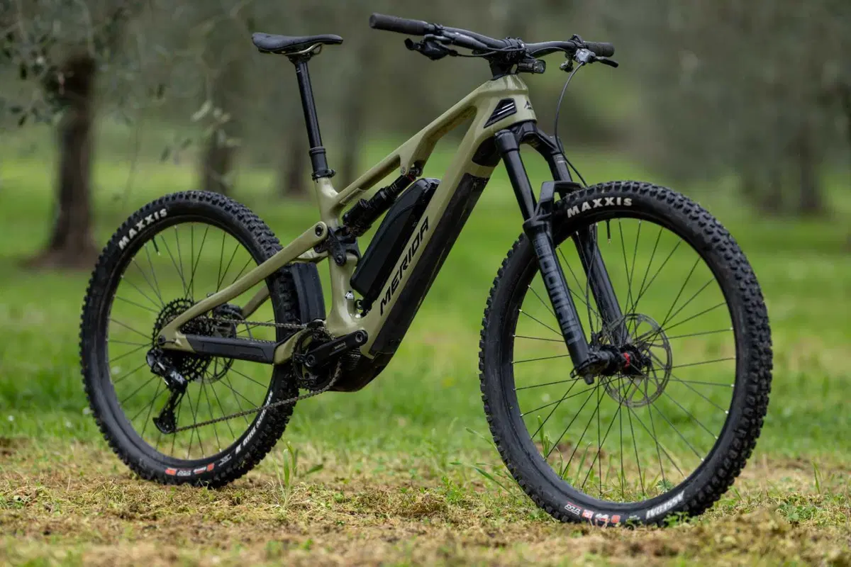 Potente, leggera e con tanta autonomia: il nostro TEST della Merida One-Sixty CF