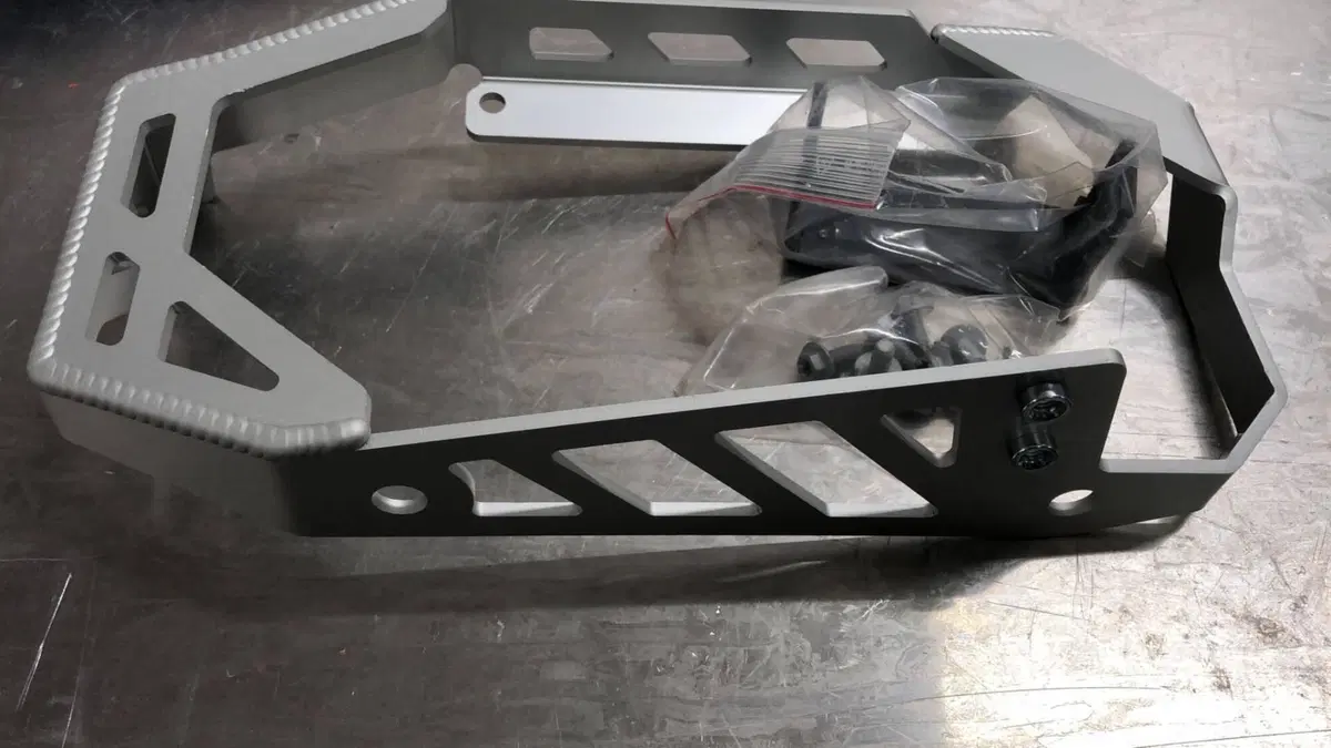 PROTEZIONE RADIATORE PER HUSQVARNA FE 350 2015. (2)