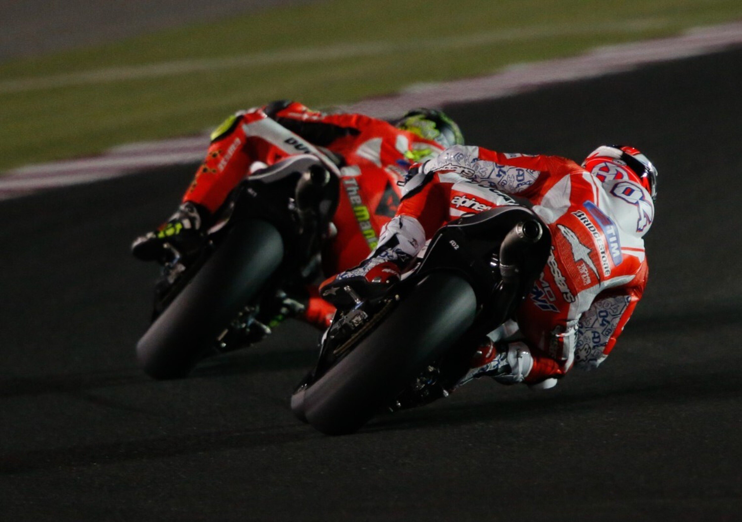 MotoGP. Test Qatar, Day 1. Le Ducati di Iannone e Dovizioso davanti
