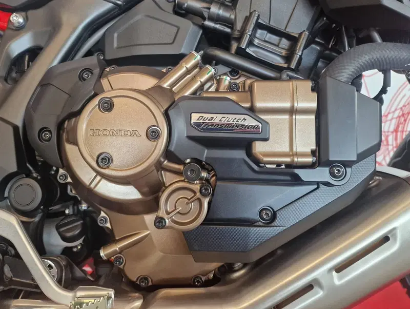 Honda Africa Twin CRF 1100L ES DCT (2024 - 26) (6)